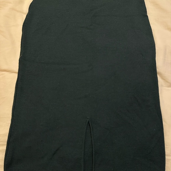 Green skirts - Picture 2 of 3